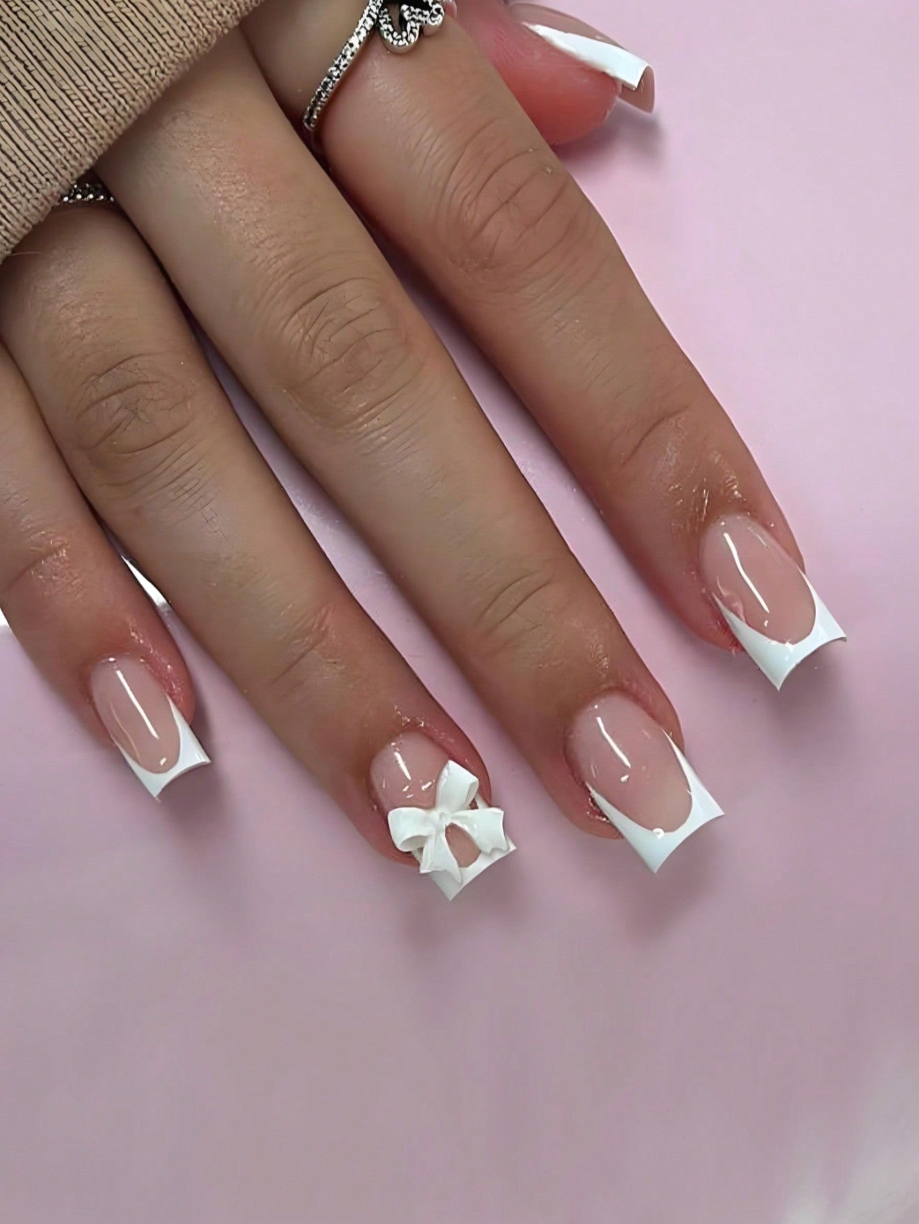 Glamorous 24Pcs Short Square French Press-On Nails Set with Chic White French Tips & Bow Design - Glossy Finish, Includes Jelly Gel & Buffer, Perfect for Parties, Weddings, Casual & Holiday Wear, Reusable Nail Supplies